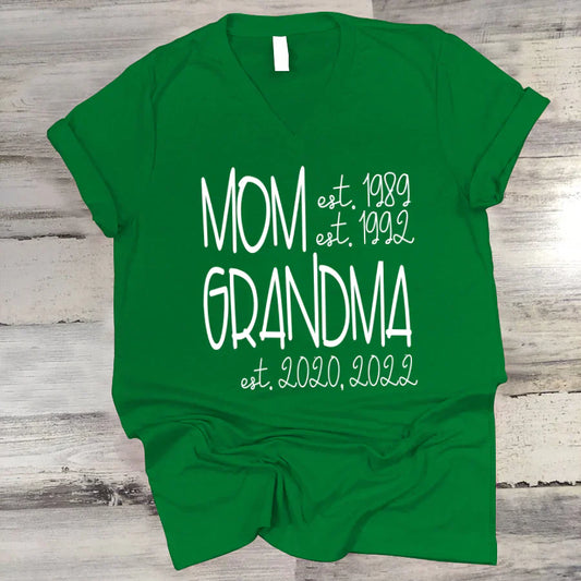 Mom Grandma Est VT22120064 V-Neck