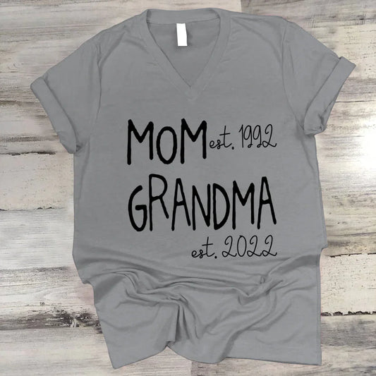 Mom Grandma Est VT22120031 V-Neck