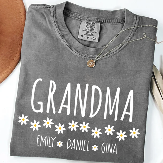 Personalized Grandma Daisy Shirt with Kids Names, Custom Floral Family T Shirt for Grandma, Vintage Style Comfort Colors Tee, Meaningful Gift from Grandchildren