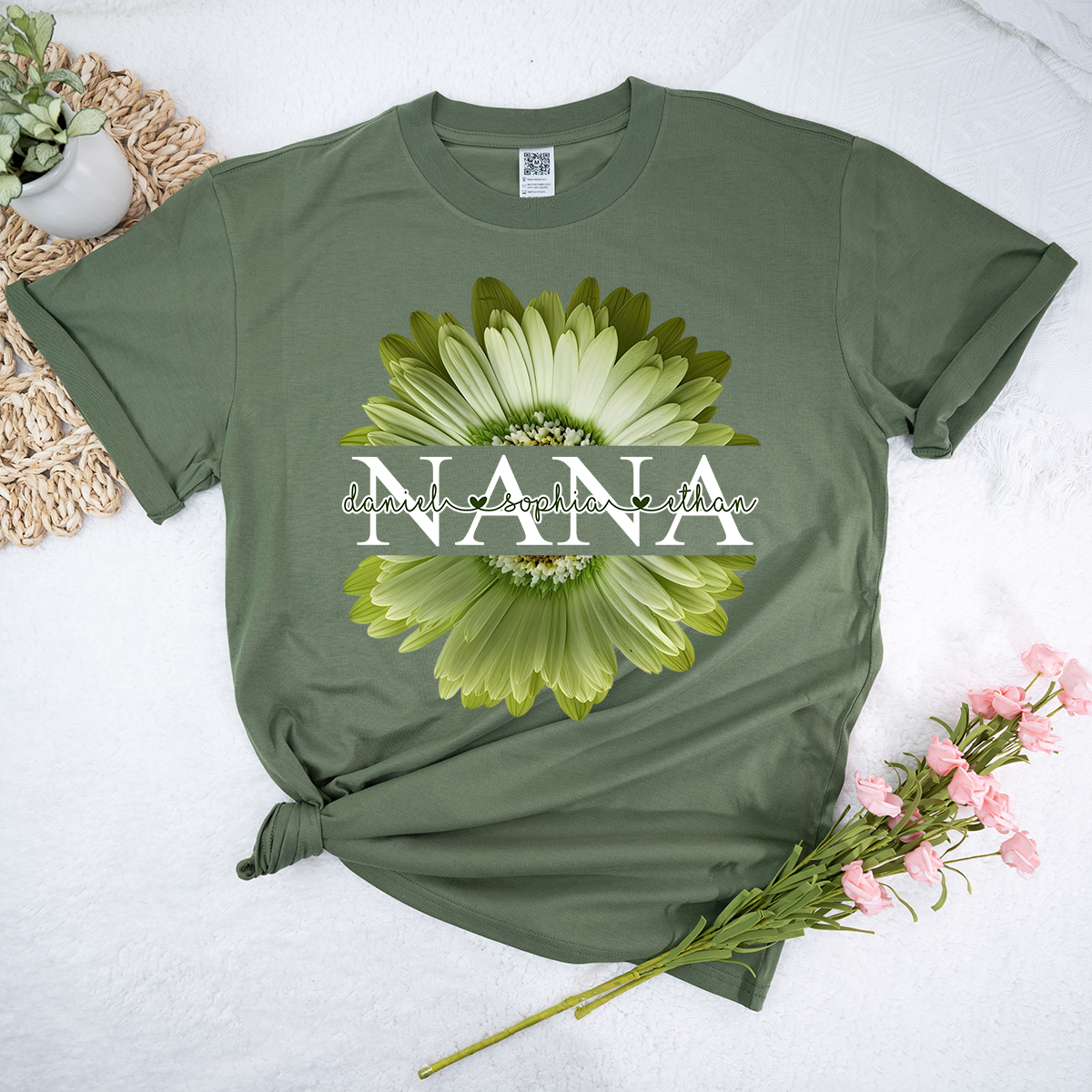 Custom Nana Shirt with Large Green Flower – Personalized Grandma Gift Featuring Grandkids Names