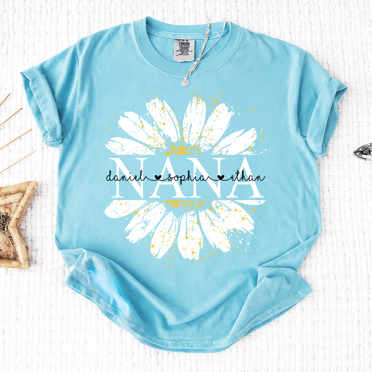 Comfort Colors Personalized Nana Shirt with Beautiful Daisy Print – Custom Grandma Gift with Children’s Names
