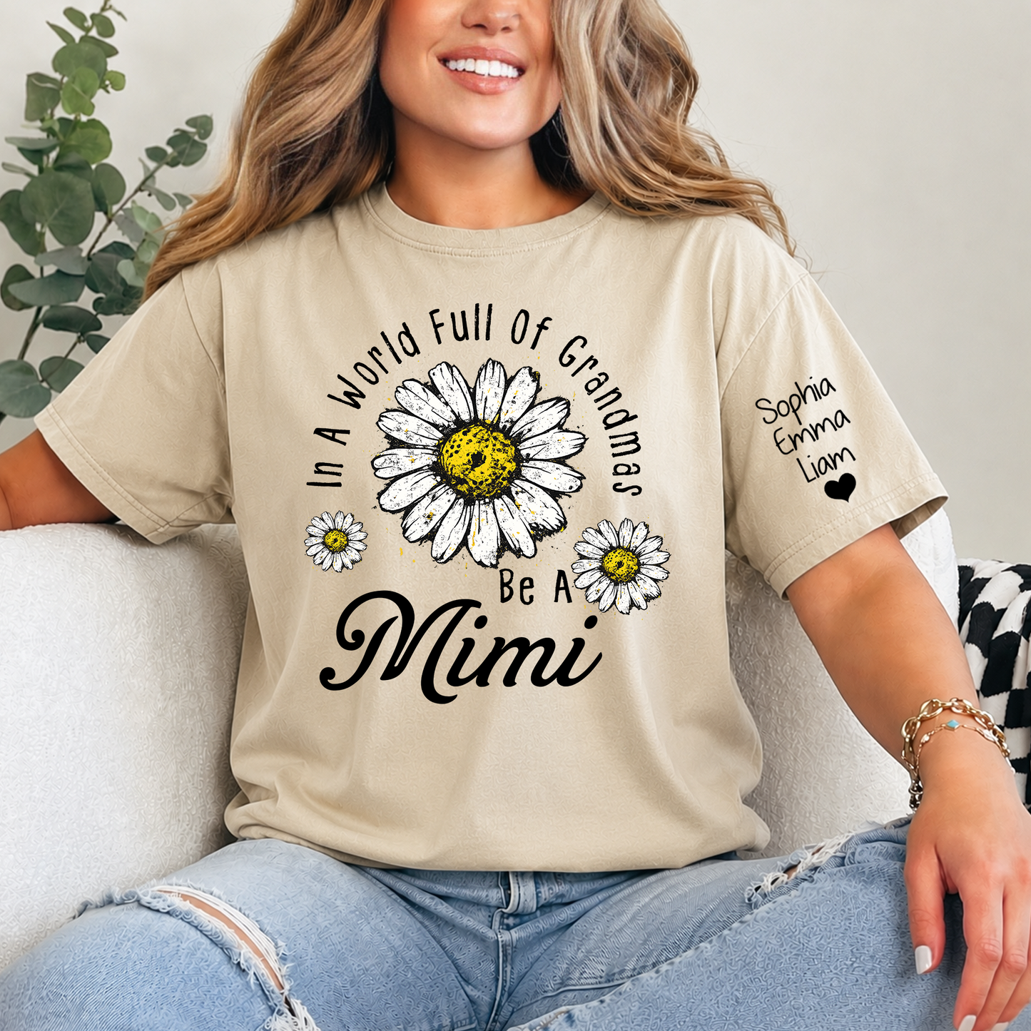 Personalized Be A Mimi Daisy Shirt, In A World Full Of Grandmas T-Shirt, Custom Grandma Name Sleeve Tee Gift For Mimi, Grandma Family Shirt