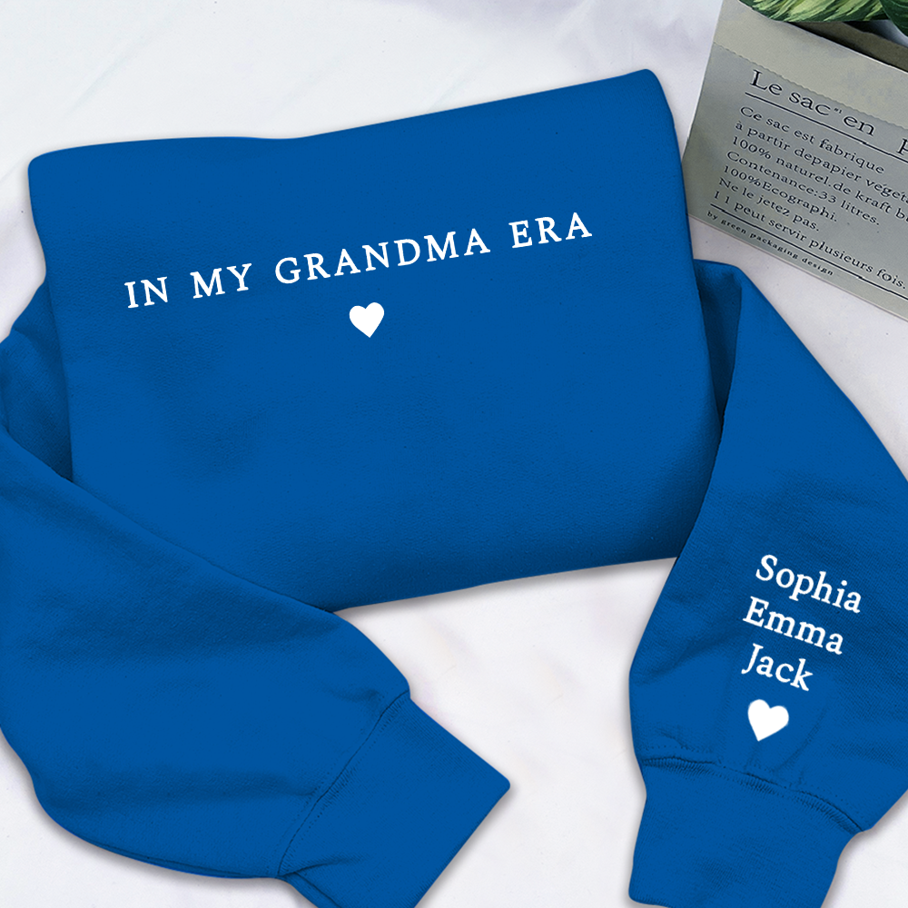 In My Grandma Era Shirt, Nana Gift, Gift For Grandma And Grandkids Merry Christmas Sweatshirt
