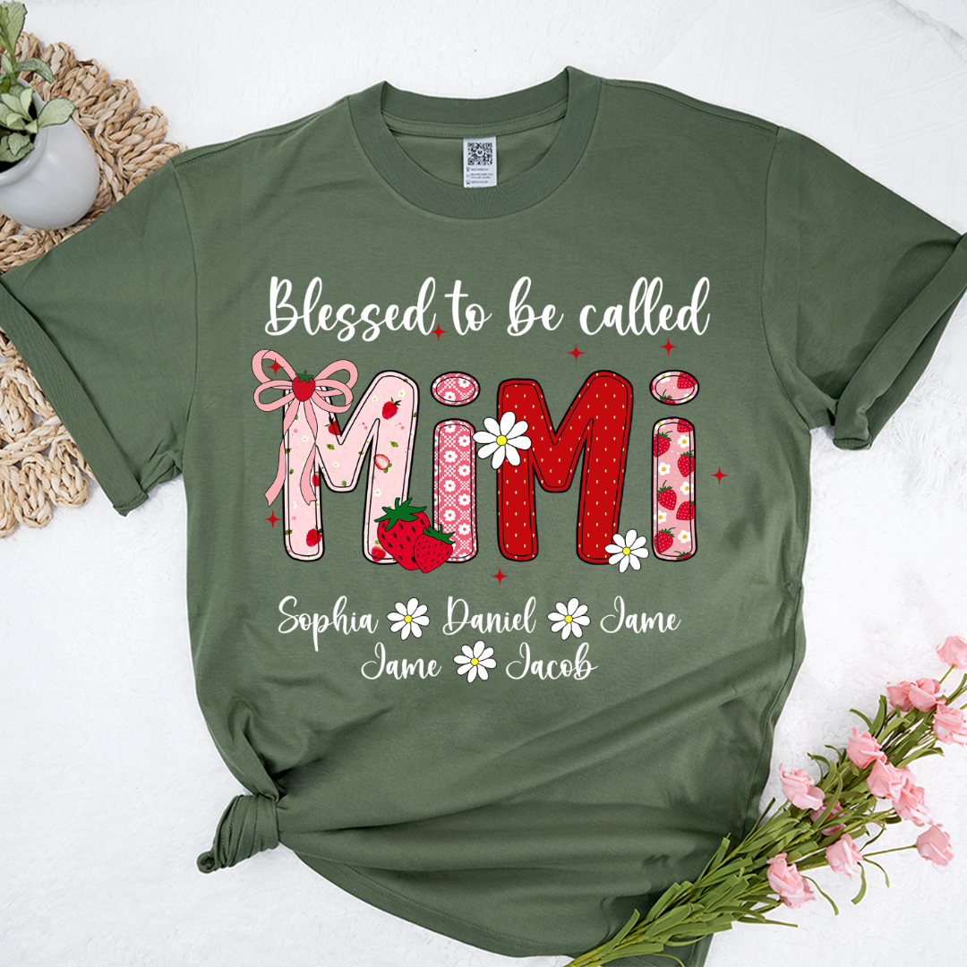 Blessed To Be Called Mimi, Mimi Strawberry And Grandkids Sweet Summer Time Shirt