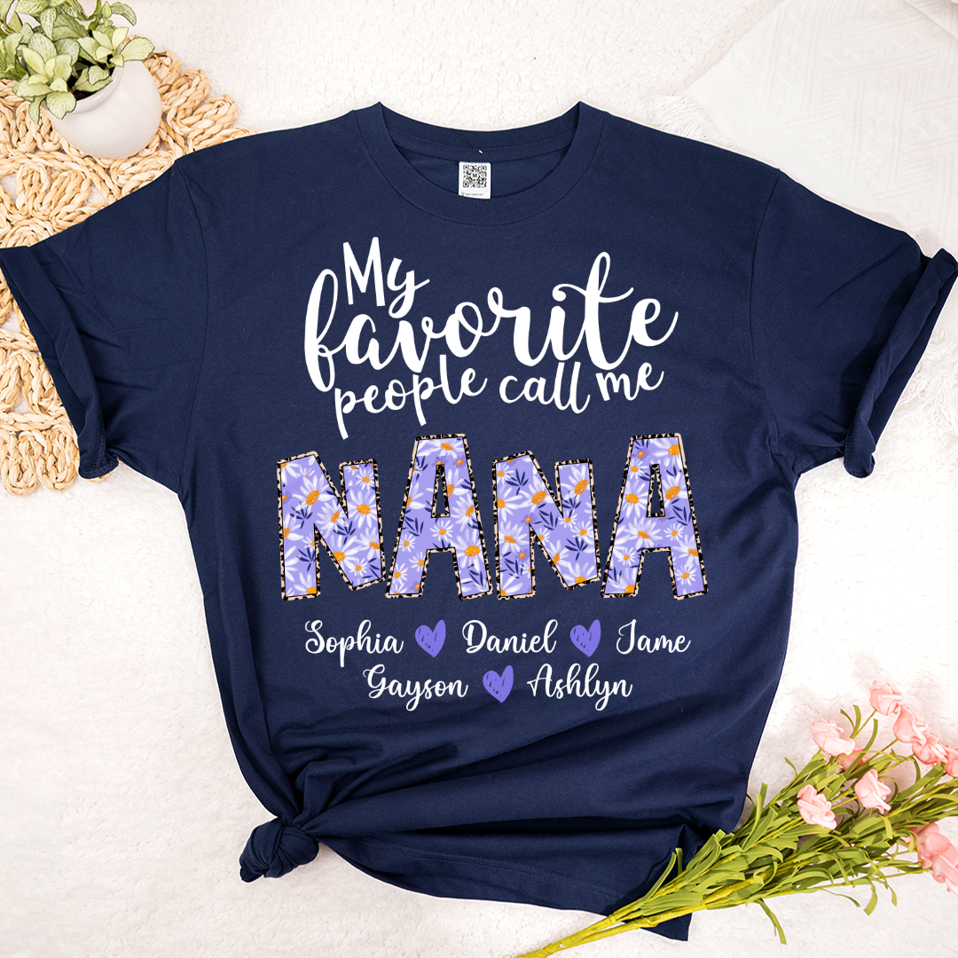Custom My Favorite People Call Me Mimi Purple Daisy, Mimi and Grandkids Mothers Day Gift T-shirt
