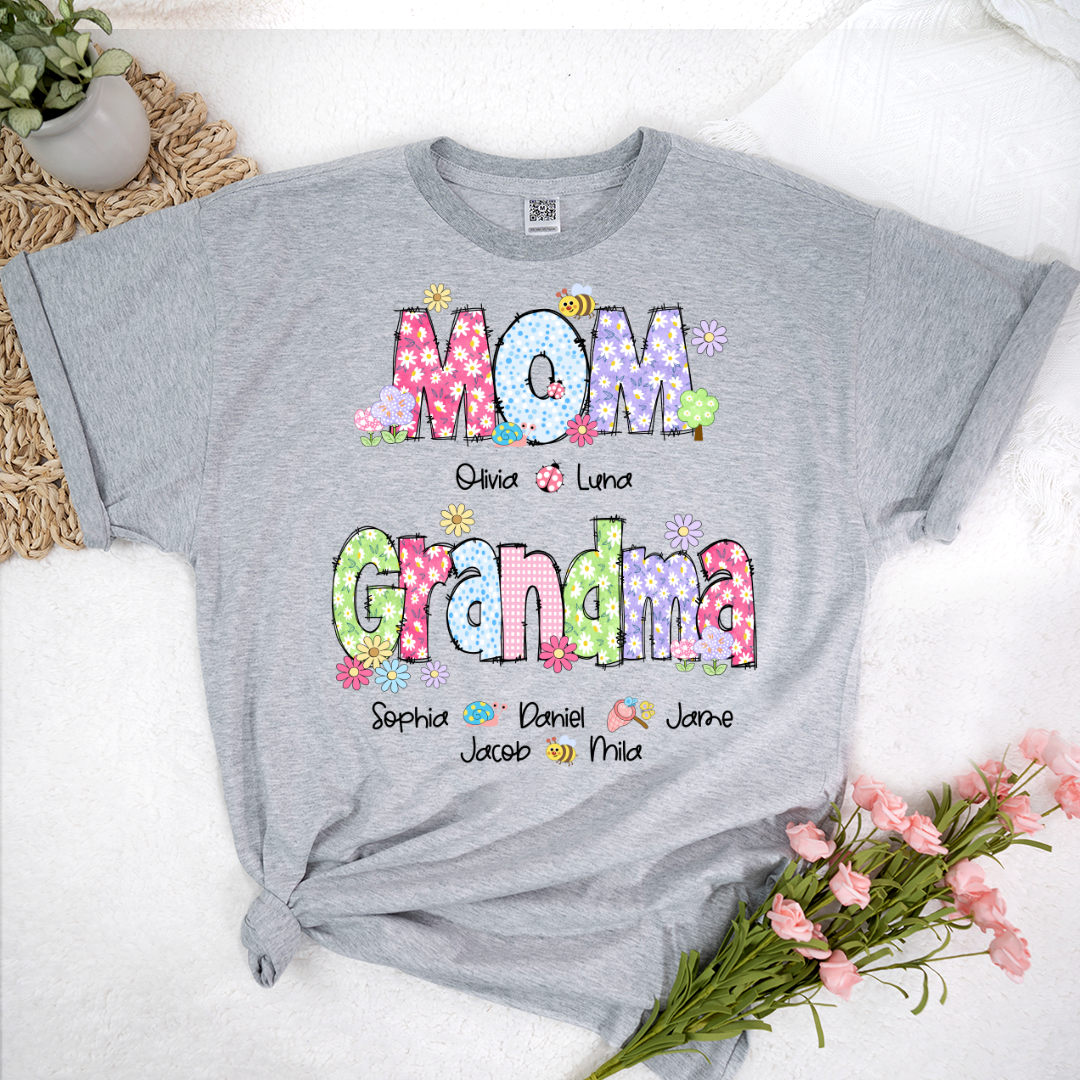Custom Mom Grandma and Grandkids Daisy Flower Spring T-Shirt