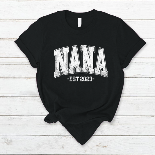 Custom Nana Est, Best Gift For Mom And Grandma T-Shirt