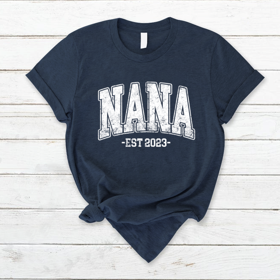 Custom Nana Est, Best Gift For Mom And Grandma T-Shirt