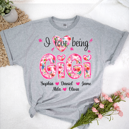 Flower I Love Being Gigi and Grandkids Persanalized Grandma Shirt, Mother's Day Gift