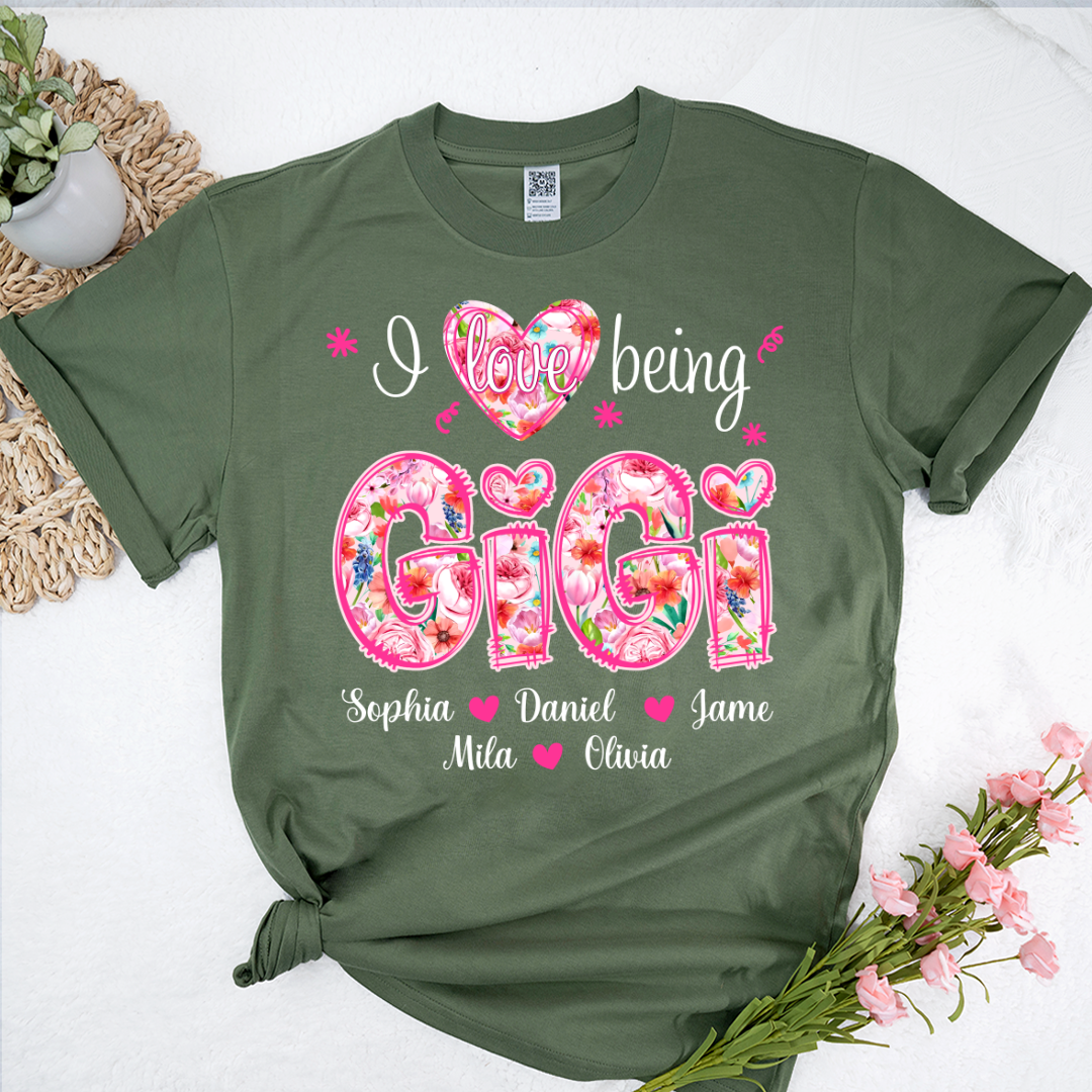 Flower I Love Being Gigi and Grandkids Persanalized Grandma Shirt, Mother's Day Gift