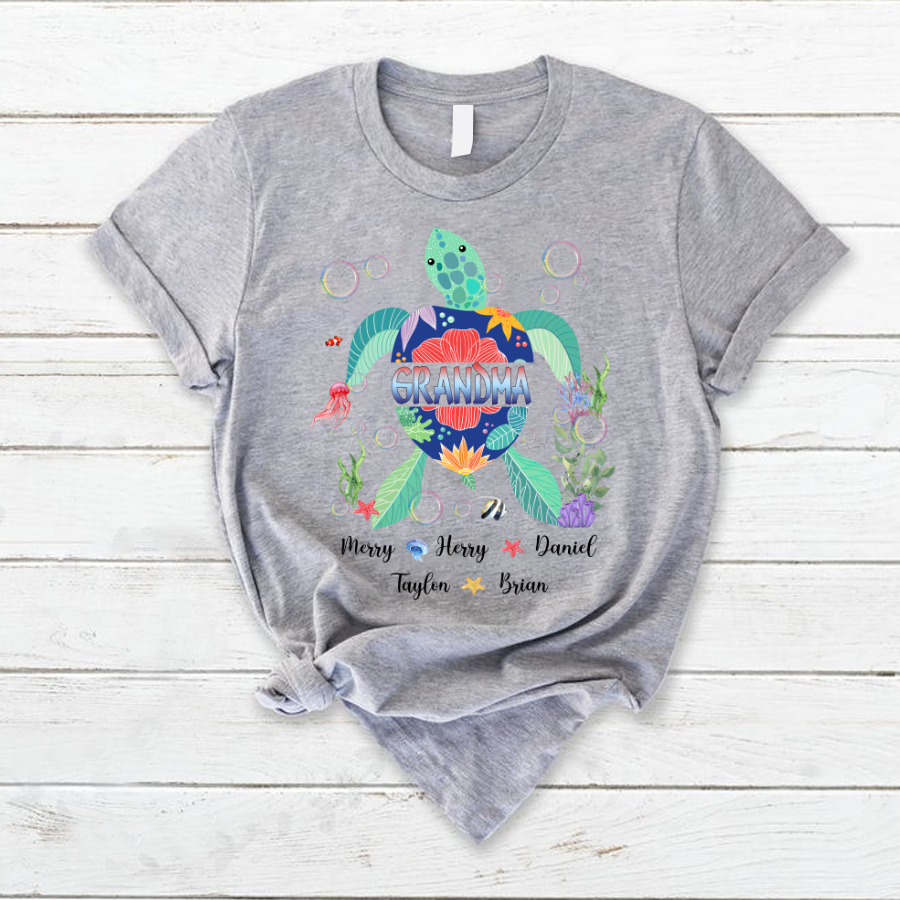 Grandma Turtle With Grandkids Flower T-Shirt