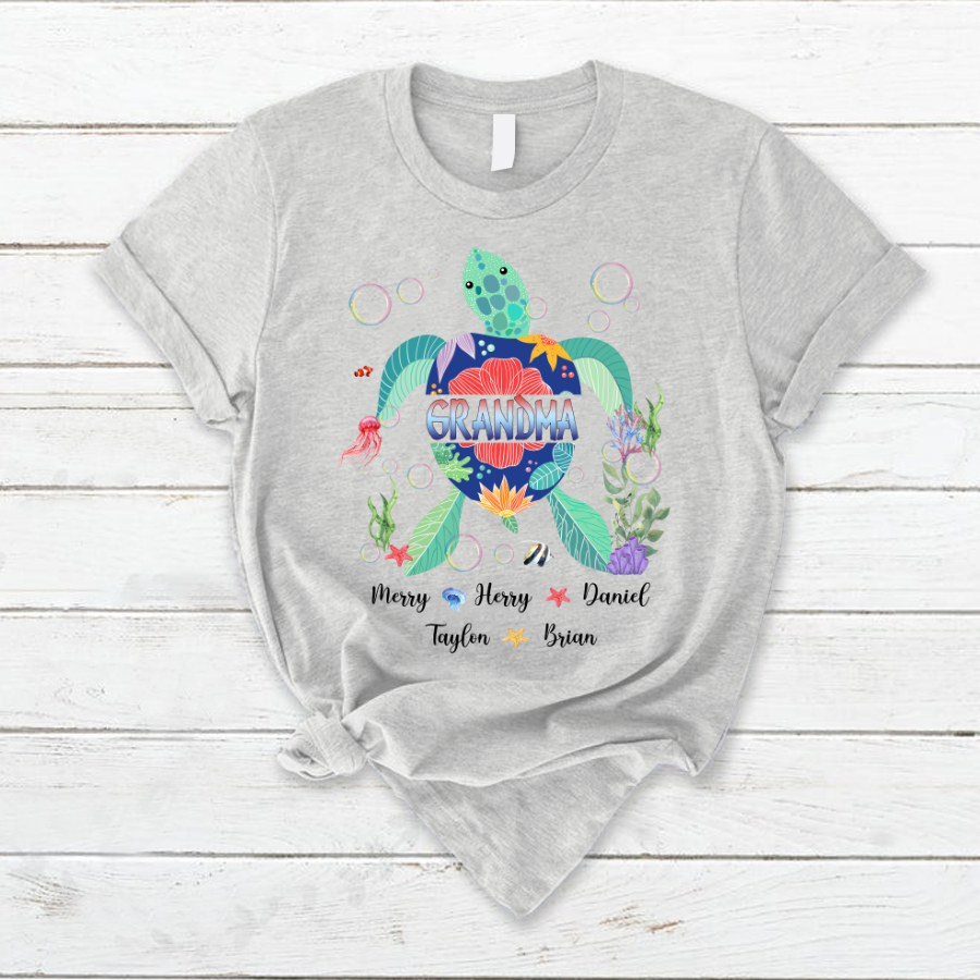 Grandma Turtle With Grandkids Flower T-Shirt