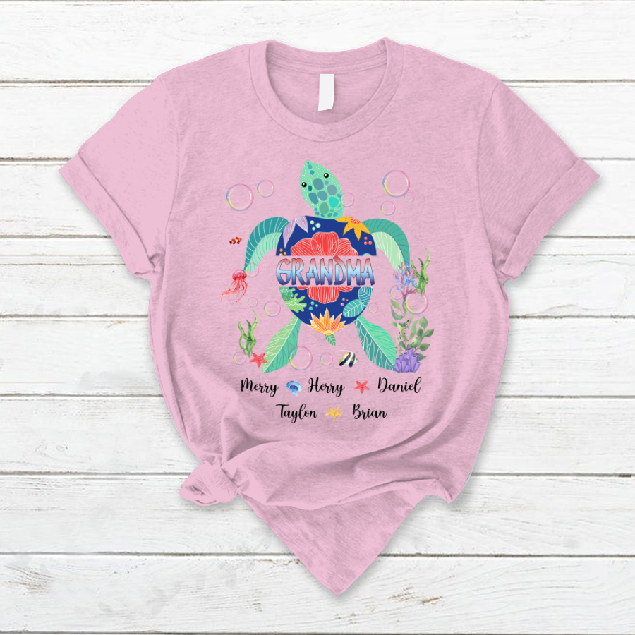 Grandma Turtle With Grandkids Flower T-Shirt