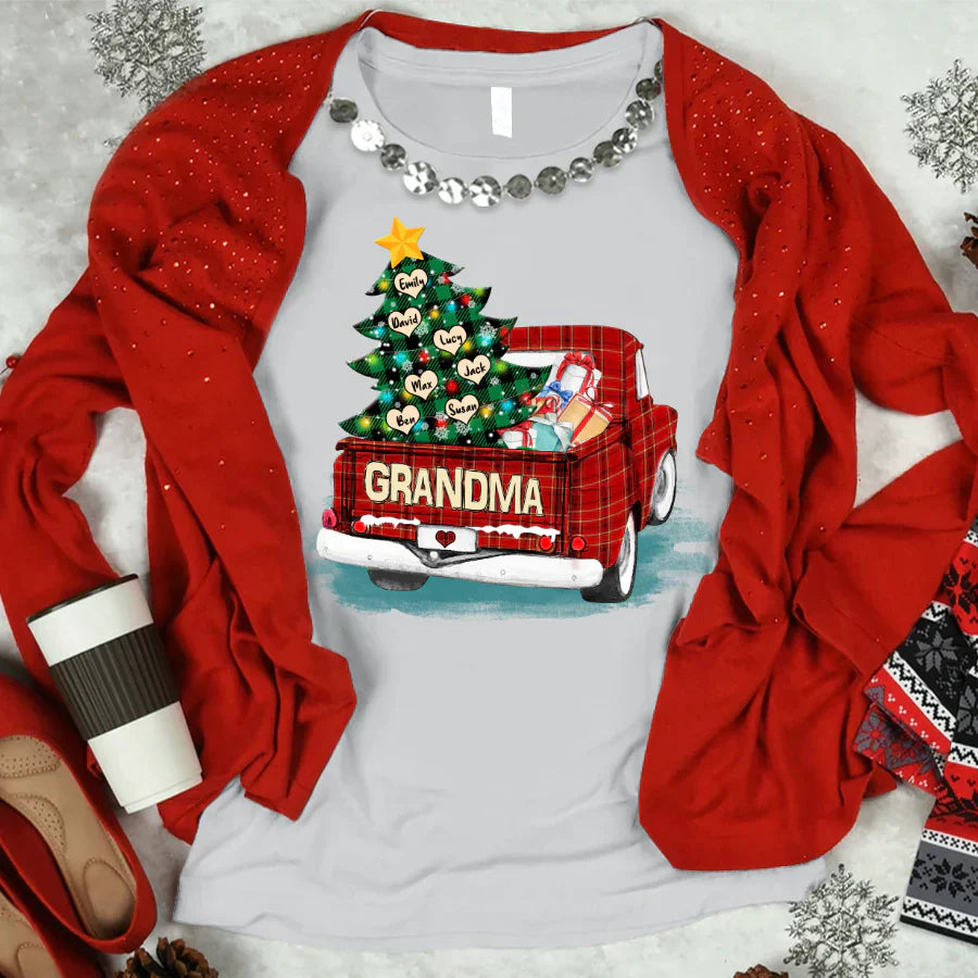 Grandma and Grandkids Christmas Truck 2022 T-Shirt