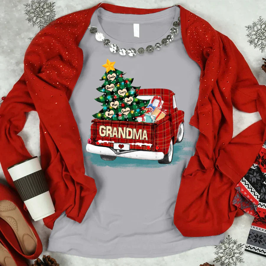 Grandma and Grandkids Christmas Truck 2022 T-Shirt