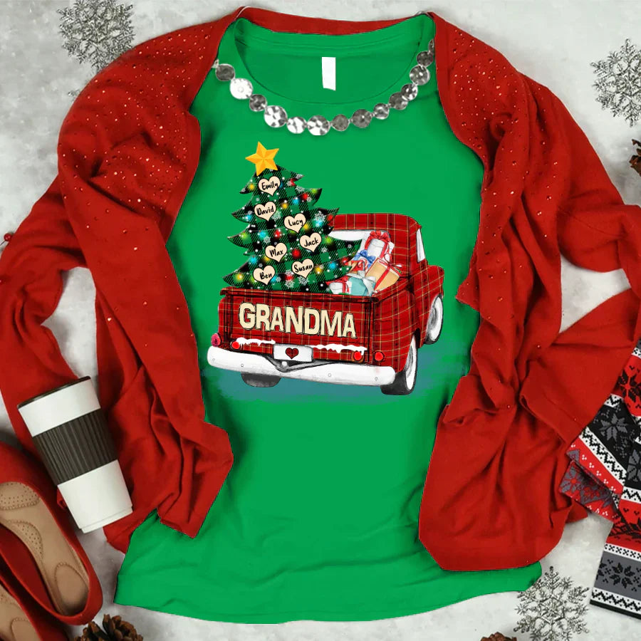 Grandma and Grandkids Christmas Truck 2022 T-Shirt