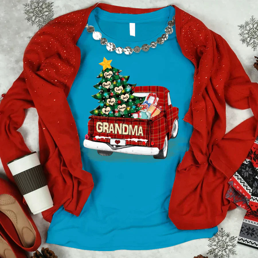 Grandma and Grandkids Christmas Truck 2022 T-Shirt