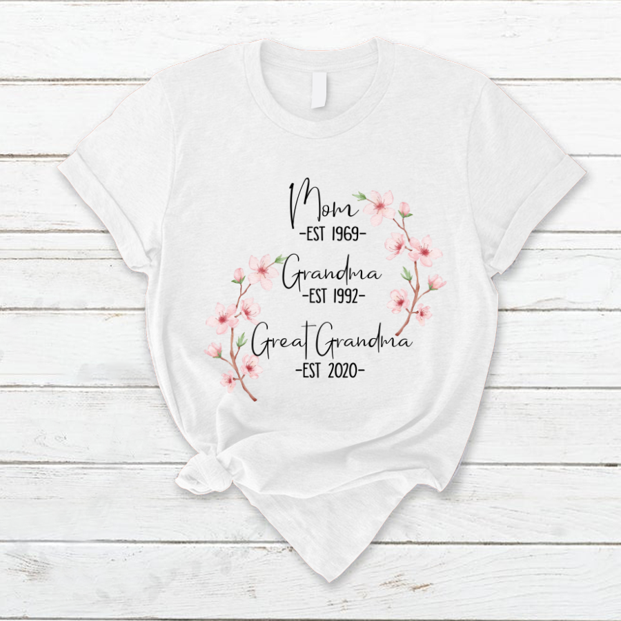 Mom Est Grandma Est Great Grandma Flower T-Shirt