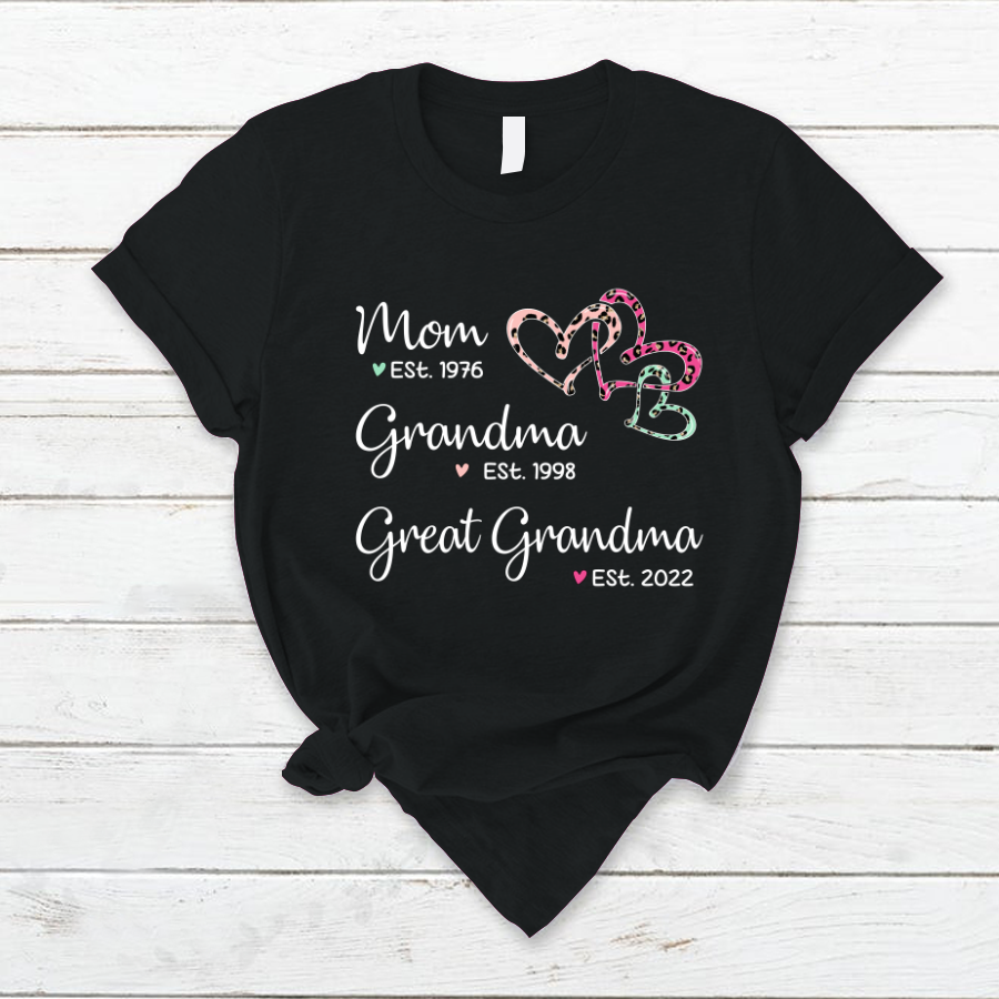 Mom Est Grandma Est Great Grandma Heart Leopard Black T-Shirt
