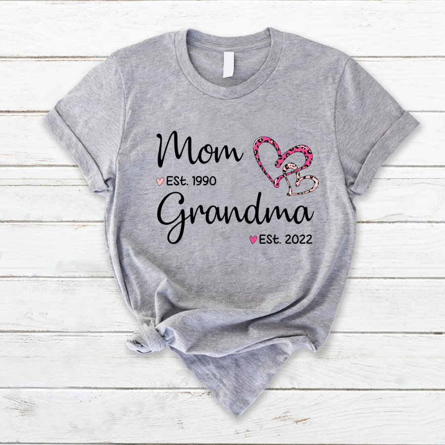 Mom Est Grandma Est Hearts Pink Leopard T-Shirt