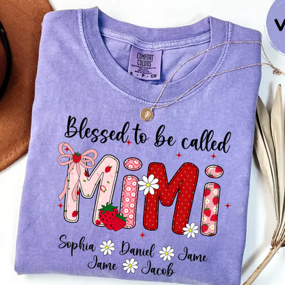Blessed To Be Called Mimi, Mimi Strawberry And Grandkids Sweet Summer Time Shirt