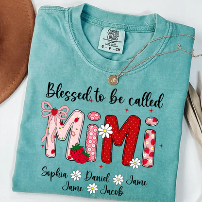 Blessed To Be Called Mimi, Mimi Strawberry And Grandkids Sweet Summer Time Shirt