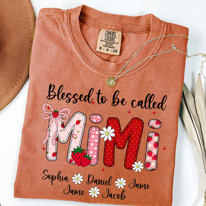 Blessed To Be Called Mimi, Mimi Strawberry And Grandkids Sweet Summer Time Shirt