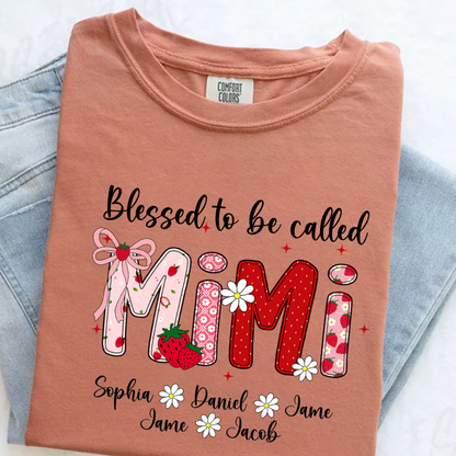 Blessed To Be Called Mimi, Mimi Strawberry And Grandkids Sweet Summer Time Shirt