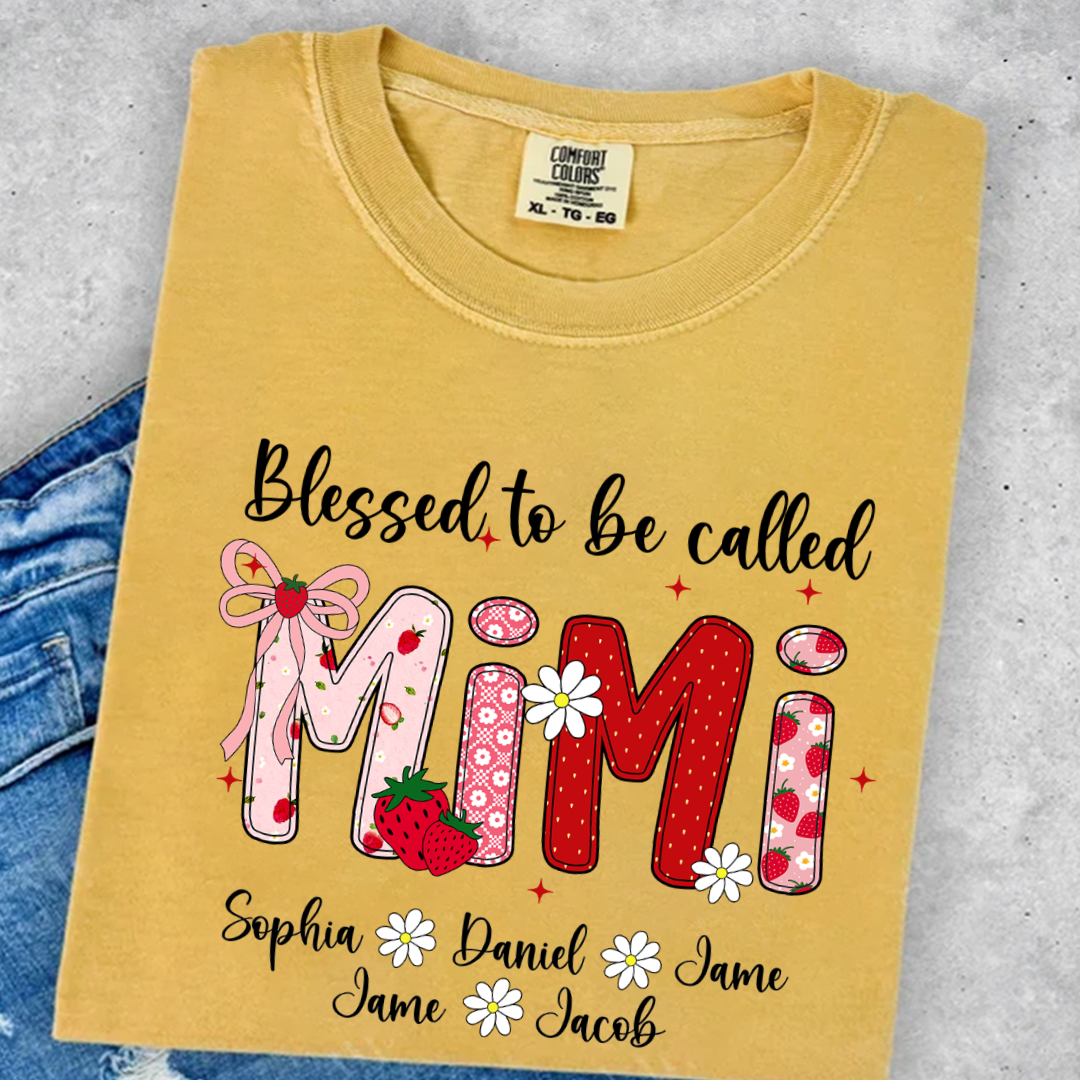 Blessed To Be Called Mimi, Mimi Strawberry And Grandkids Sweet Summer Time Shirt