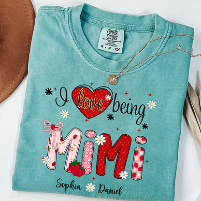 I Love Being A Mimi, Mimi Grandma Nana Strawberry And Grandkids Sweet Summer Time Shirt