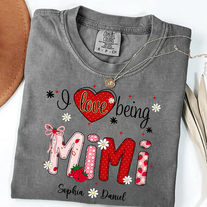 I Love Being A Mimi, Mimi Grandma Nana Strawberry And Grandkids Sweet Summer Time Shirt
