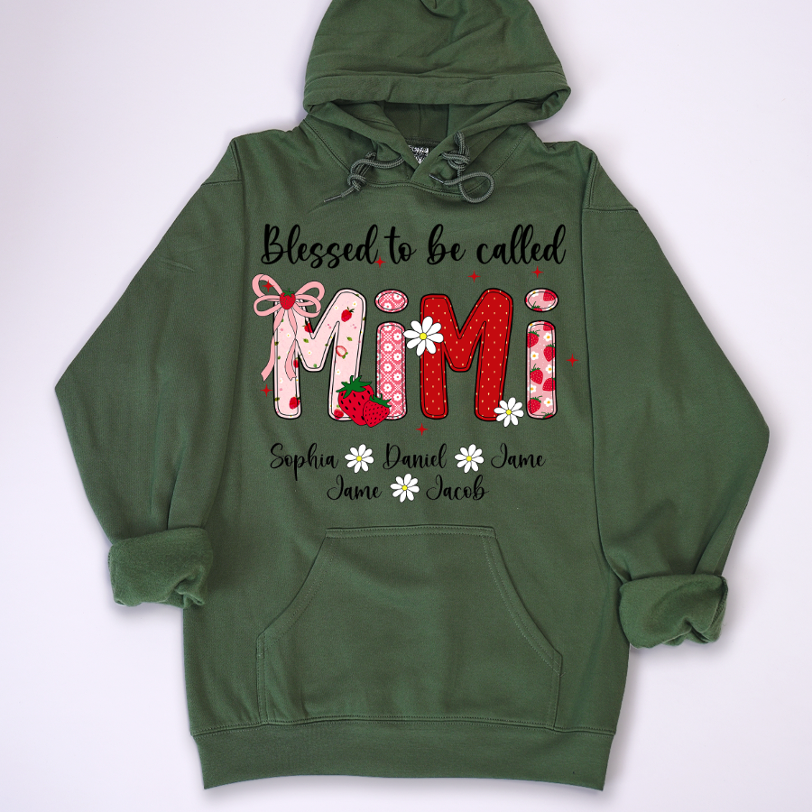 Blessed To Be Called Mimi, Mimi Strawberry And Grandkids Sweet Summer Time Shirt