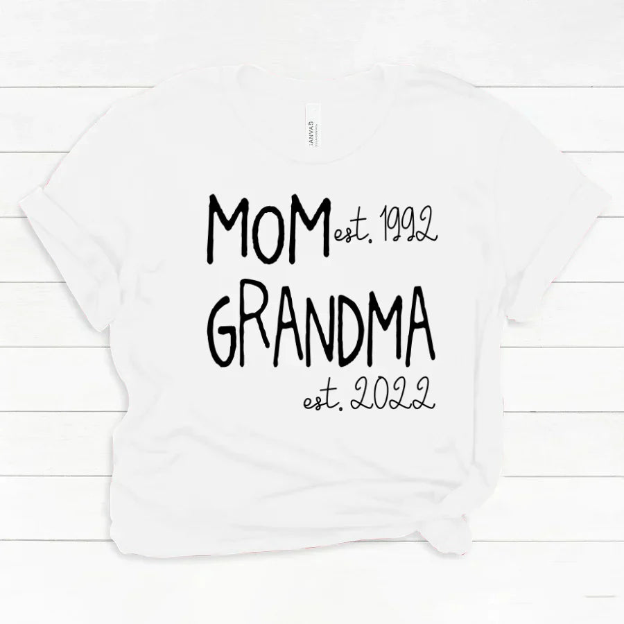Mom Grandma Est VT22120031 Classic Canvas