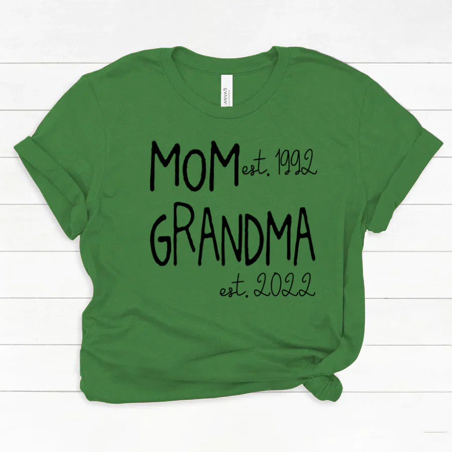Mom Grandma Est VT22120031 Classic Canvas