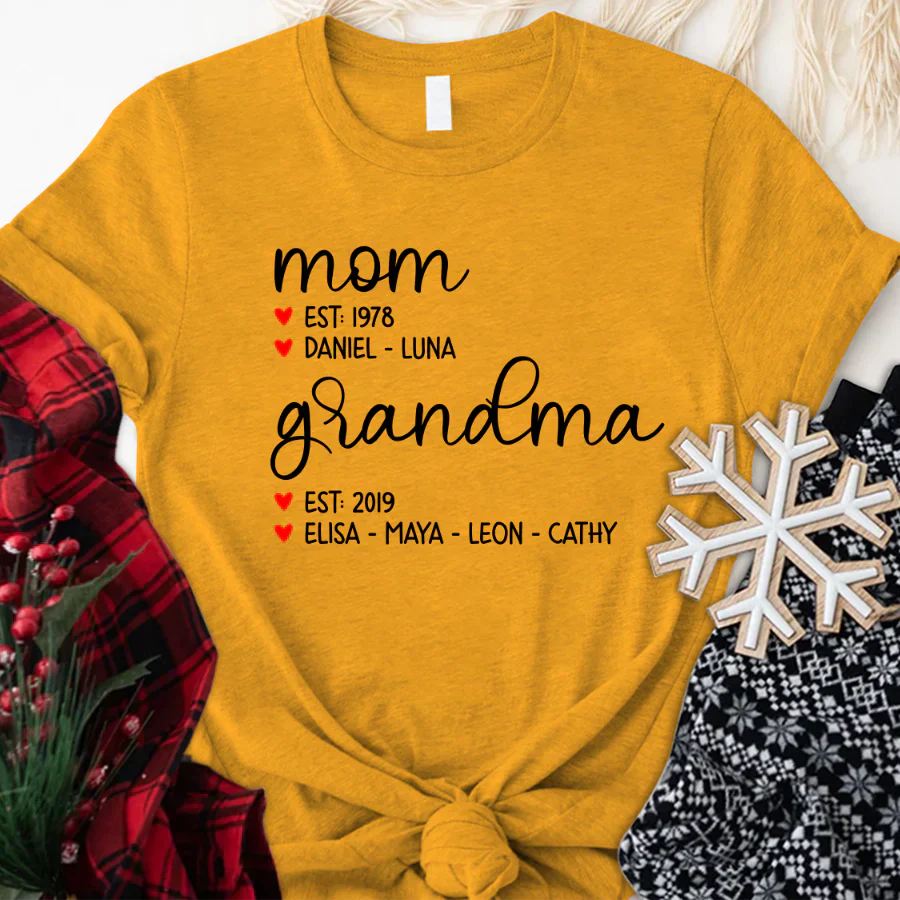 Mom Est Grandma Est And Kid  CTH01 T-Shirt