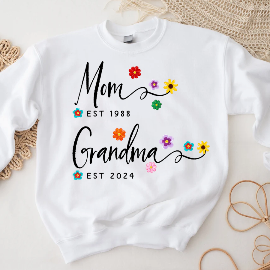 Mom Est Grandma Est Colorful Chrysanthemums Mother's Day Sweatshirt