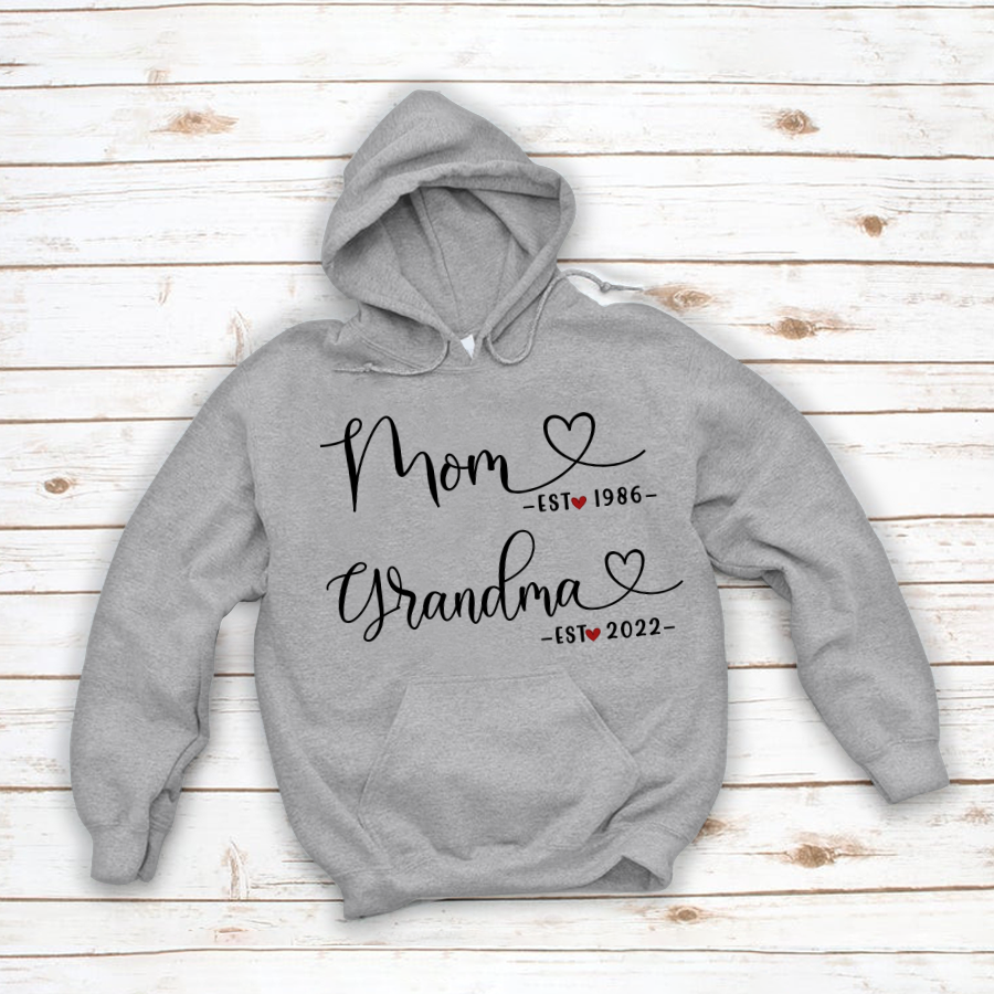 Mom heart est grandma heart est Hoodie