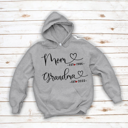 Mom heart est grandma heart est Hoodie