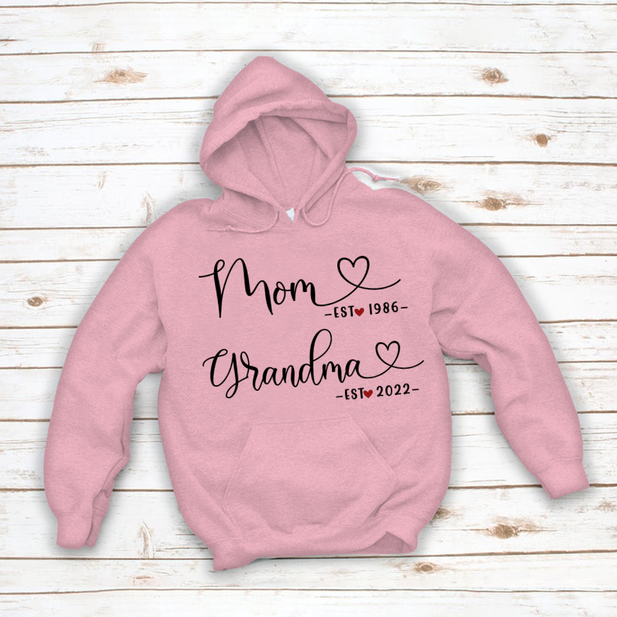Mom heart est grandma heart est Hoodie
