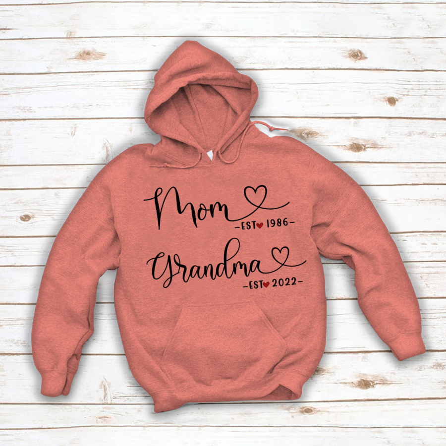Mom heart est grandma heart est Hoodie