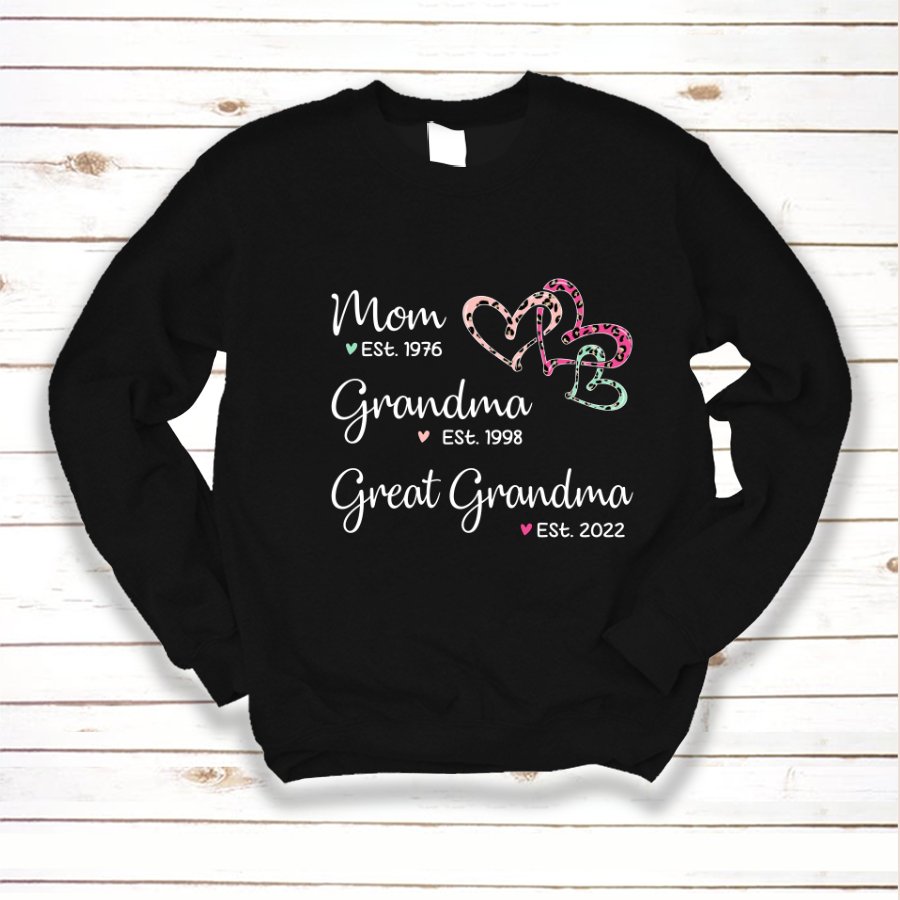Mom Est Grandma Est Great Grandma Heart Leopard Black Sweatshirt