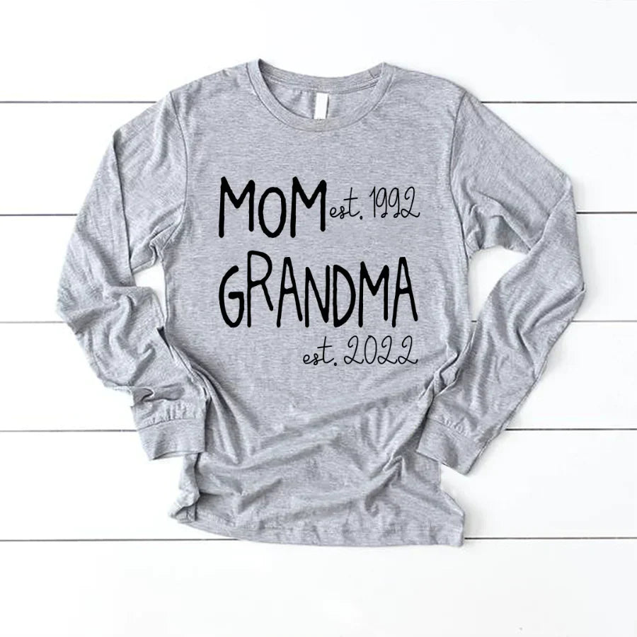 Mom Grandma Est VT22120031 Longsleeve