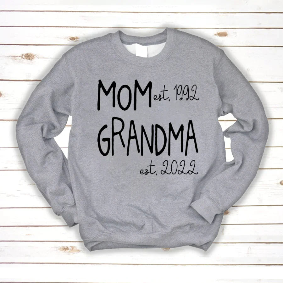 Mom Grandma Est VT22120031 Sweatshirt