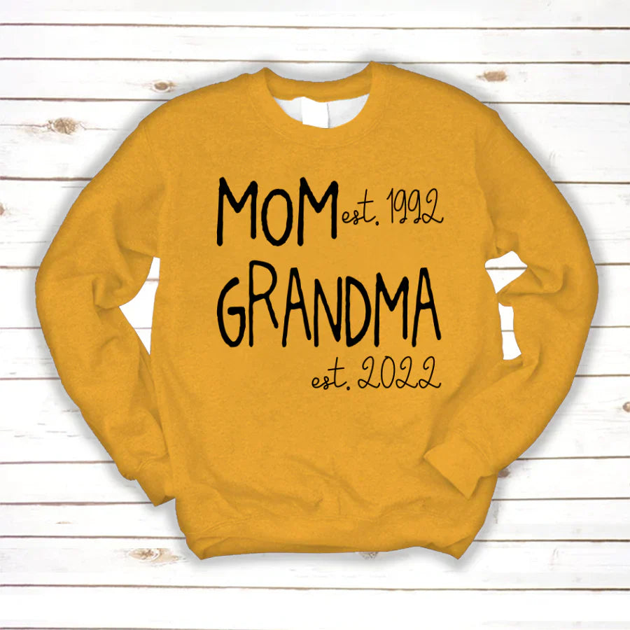 Mom Grandma Est VT22120031 Sweatshirt