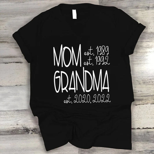 Mom Grandma Est VT22120064 V-Neck