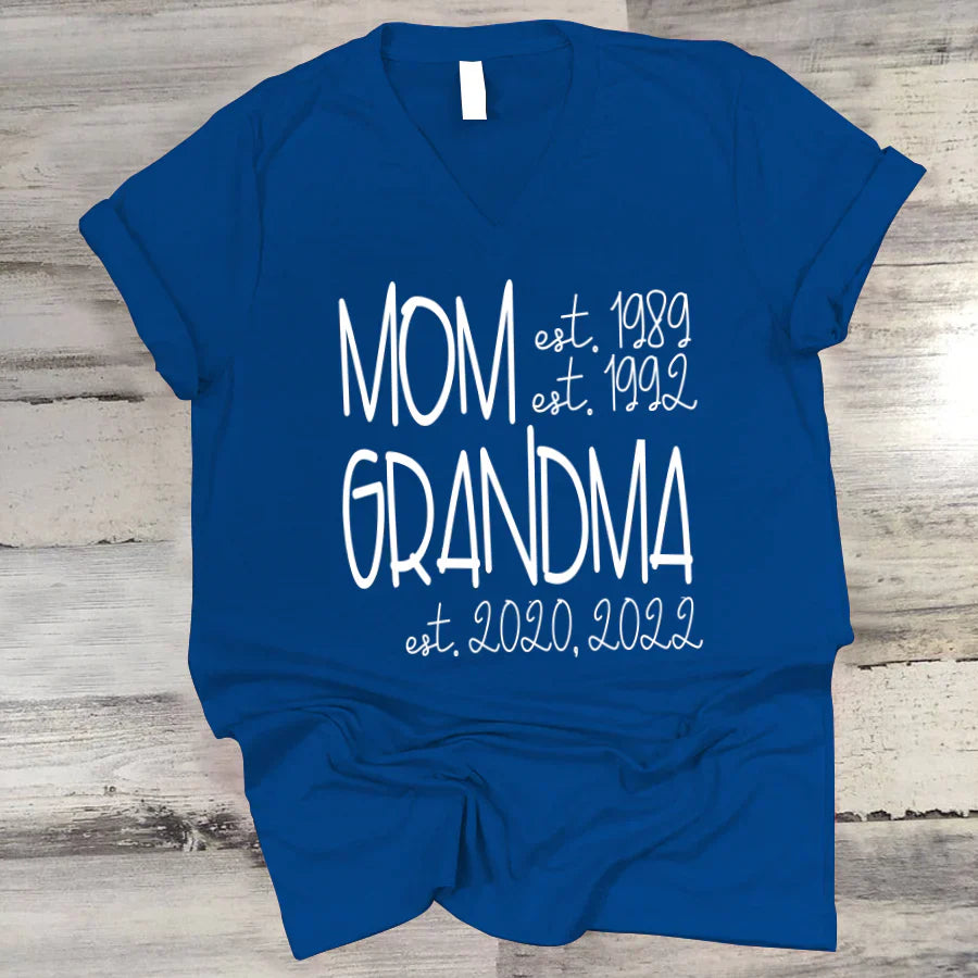 Mom Grandma Est VT22120064 V-Neck
