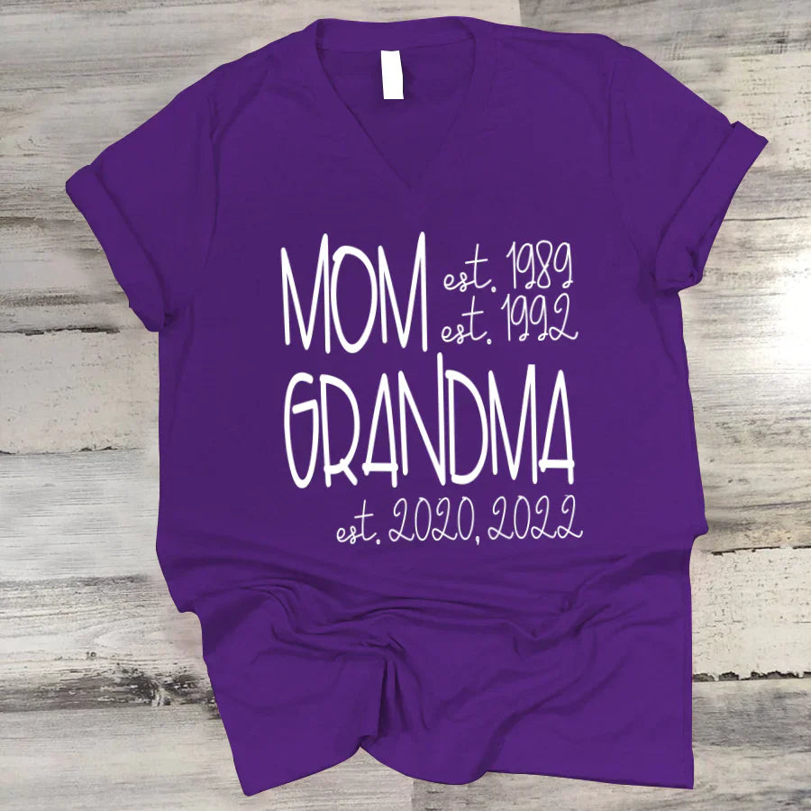 Mom Grandma Est VT22120064 V-Neck