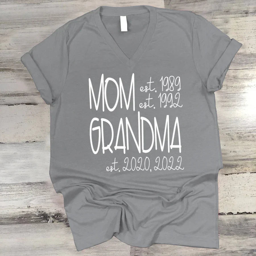 Mom Grandma Est VT22120064 V-Neck
