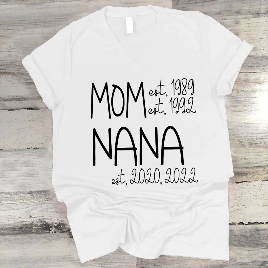 Mom Nana Est Sweet VT22120041 V-Neck