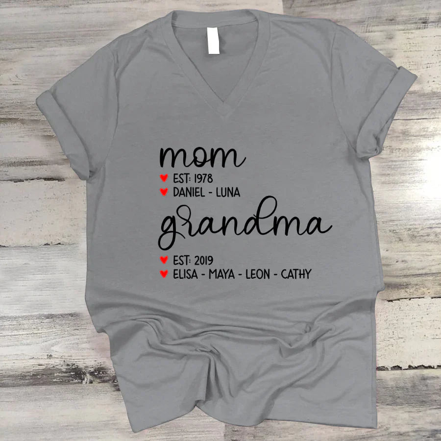 Mom Est Grandma Est And Kid  CTH01 V-Neck